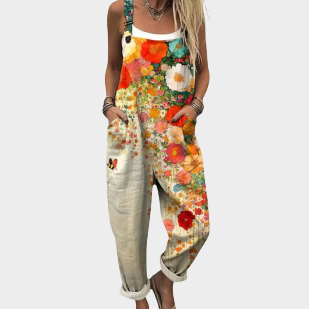 Overalls – oversized comfort with an artistic floral pattern
