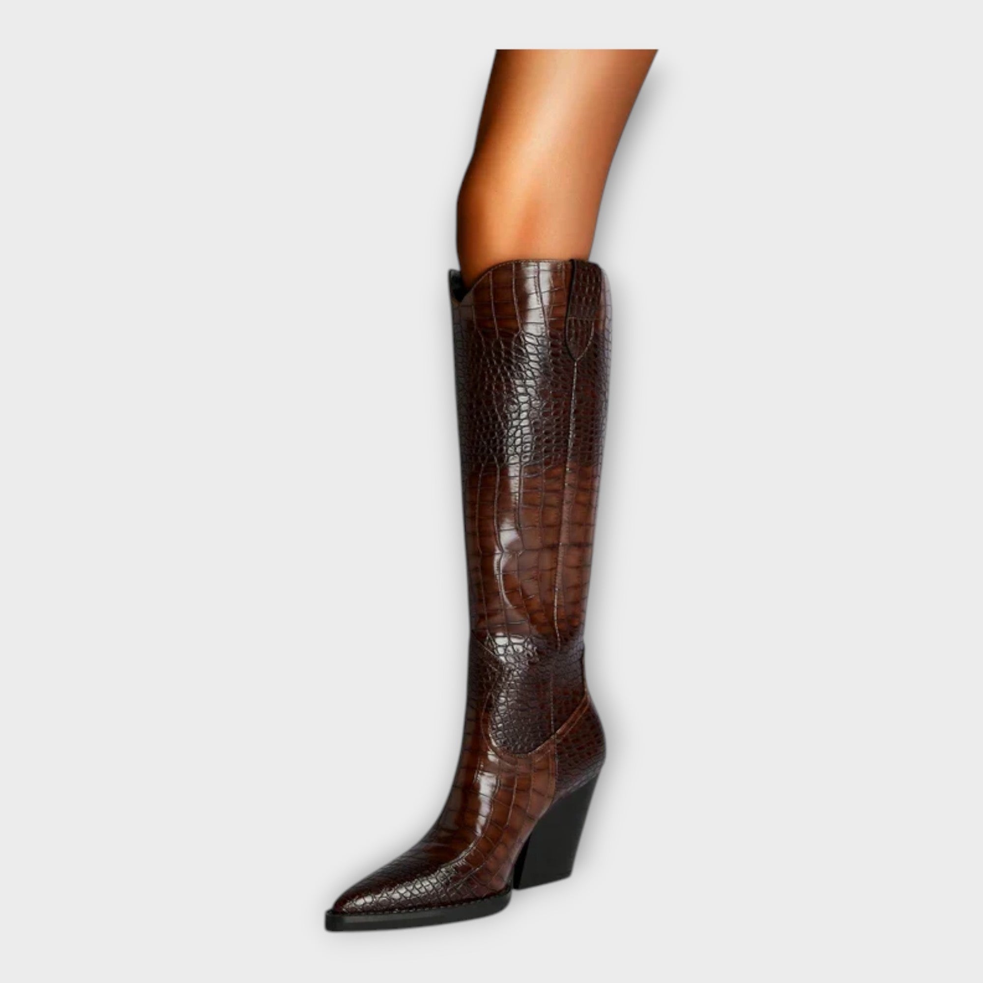 Crocodile Pattern Shoes with Elegant Heel